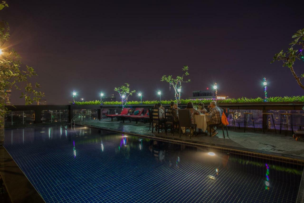 V Hotel Phnom Penh Exterior foto