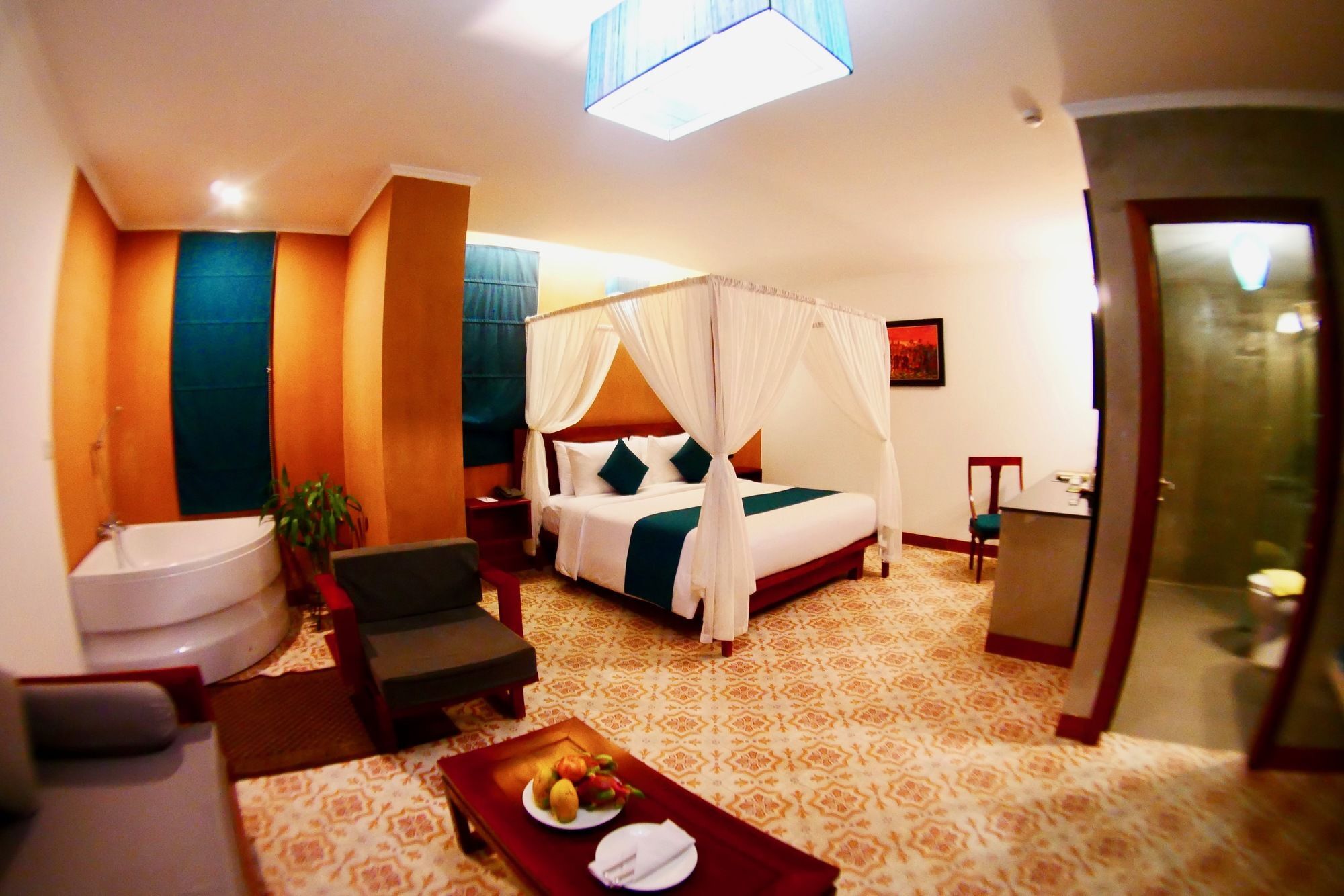 V Hotel Phnom Penh Exterior foto